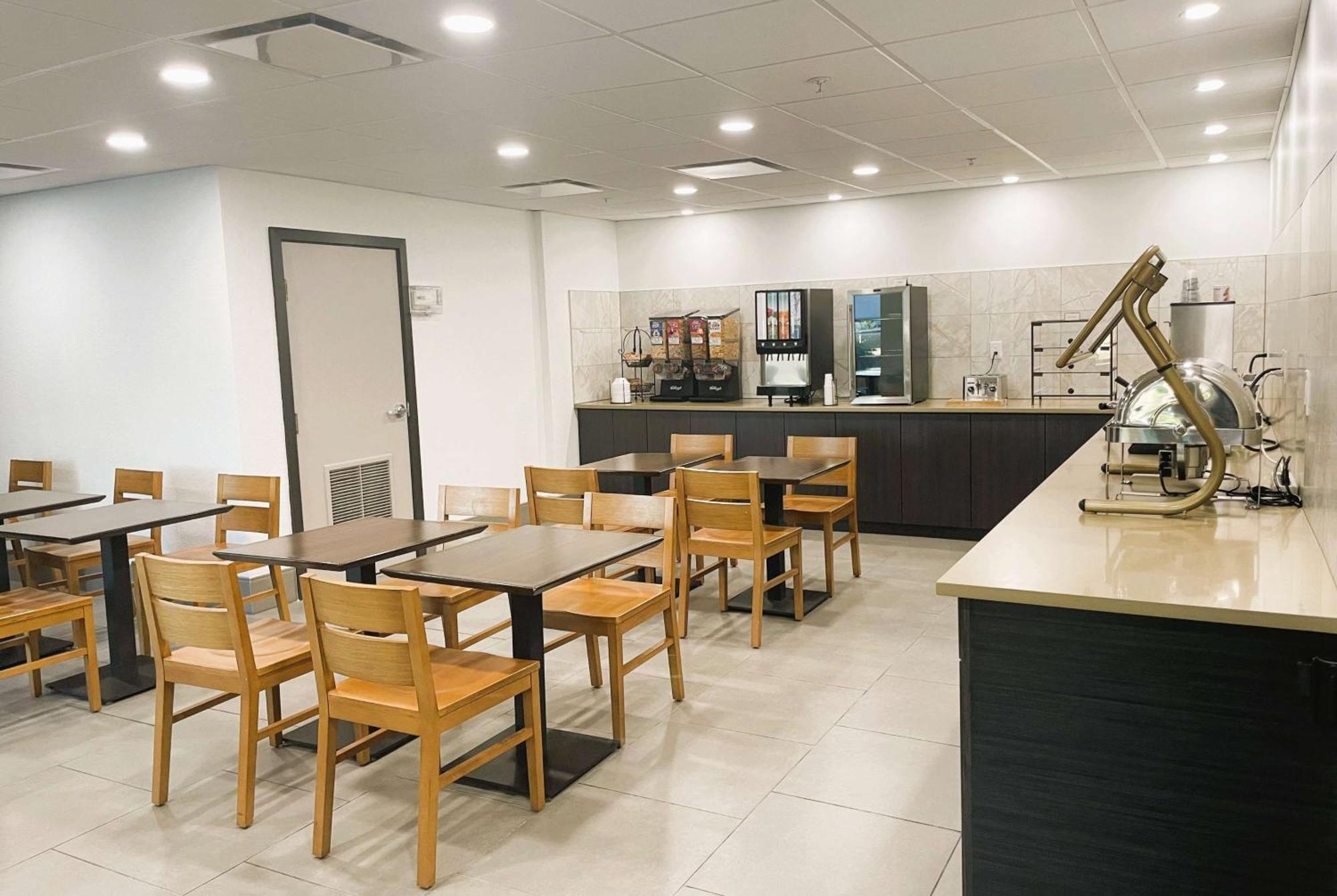 Wingate By Wyndham Matthews, Nc Hotel Екстериор снимка